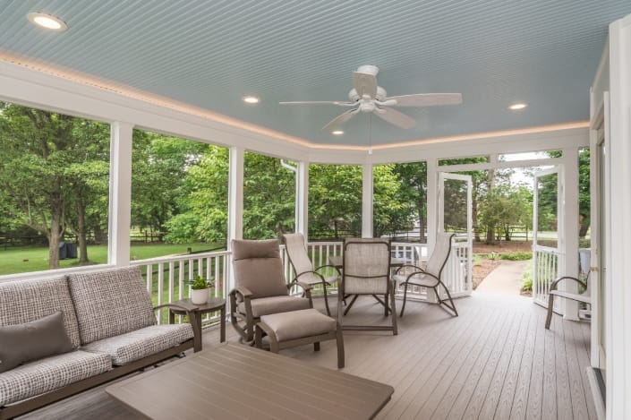 Screen porch living at its finest in Centreville