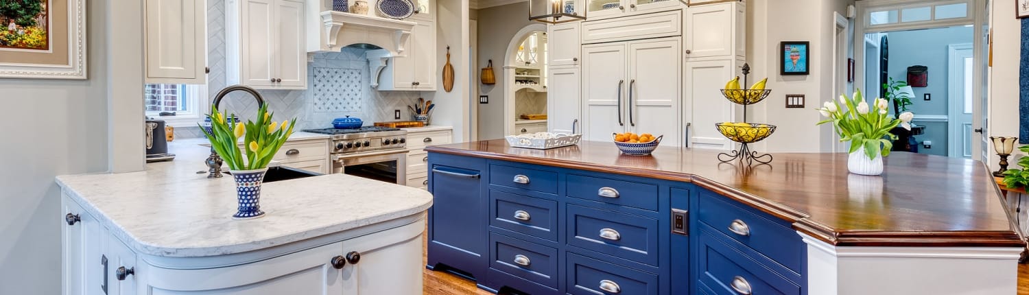 Custom kitchen remodel, Clifton, VA with Crystal Keyline cabinets in French Vanilla and Navy color on island
