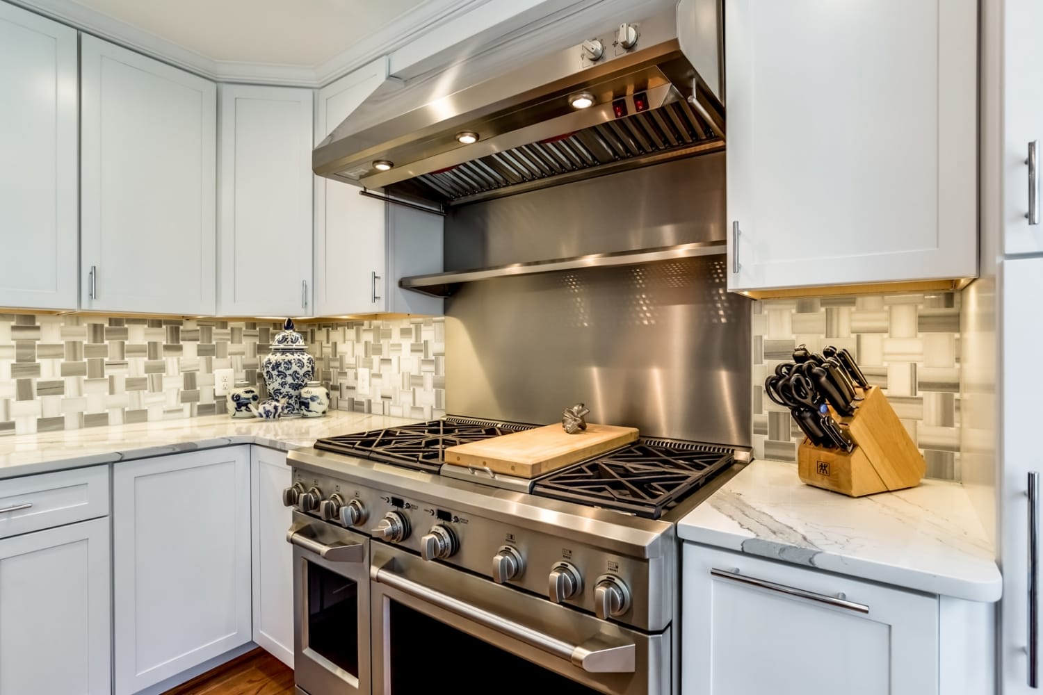 Vienna Kitchen Remodel - Stove